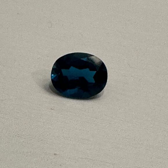 Electric blue 3.2ct London Topaz - Picture 5 of 9